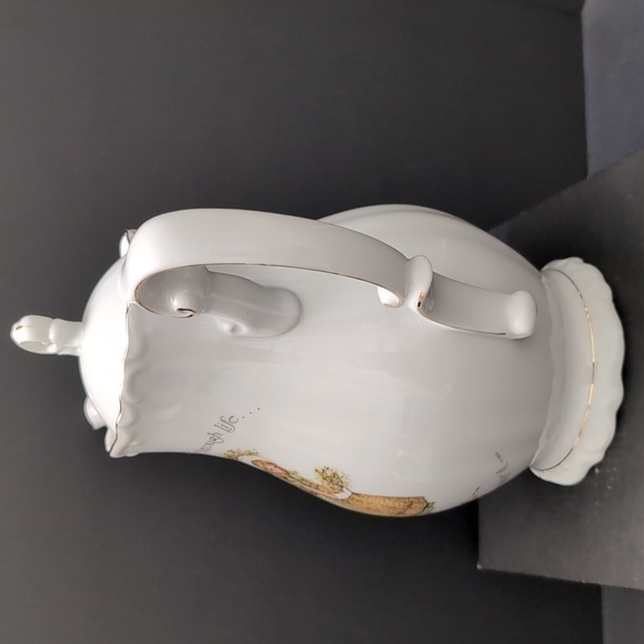 VGT,Holly Hobbie White Porcelain Teapot Features A Young Girl In a Green Dress. - Picture 4 of 12